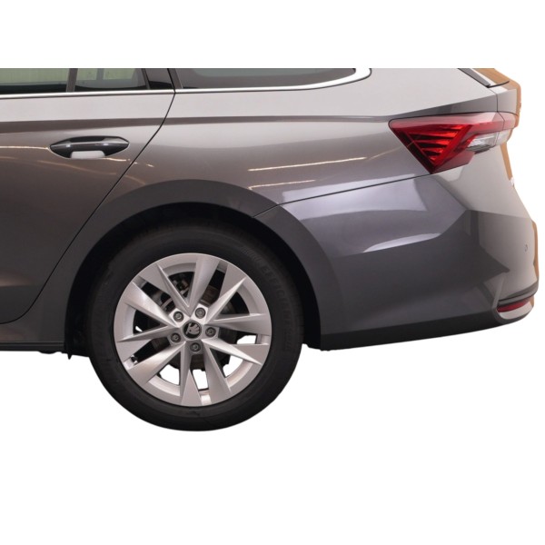 Skoda Octavia Selection | Stylish Petrol Wagon