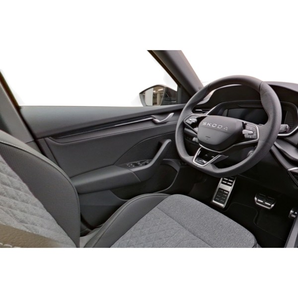 Skoda Octavia Sportline | Stylish Petrol Wagon