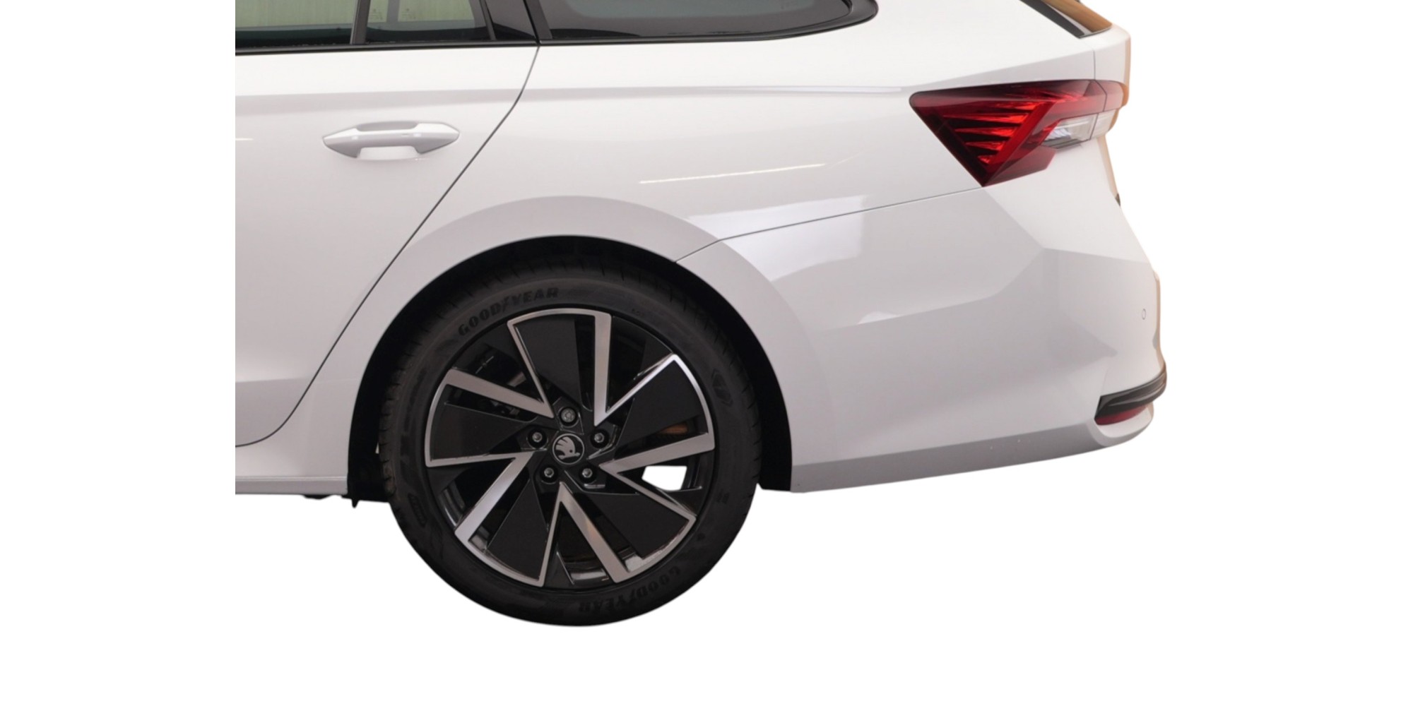 Skoda Octavia Sportline | Stylish Petrol Wagon