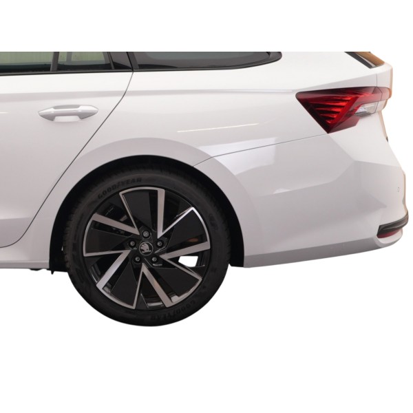 Skoda Octavia Sportline | Stylish Petrol Wagon