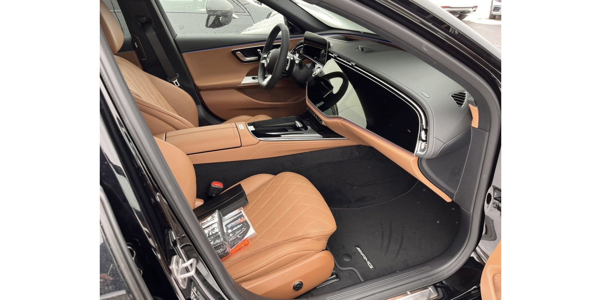 Mercedes-Benz E 300 e | Luxury Plug-In Hybrid Sedan