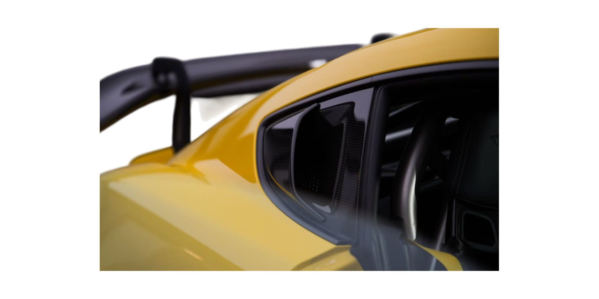 Porsche 718 Cayman GT4 RS Weissach wenig km