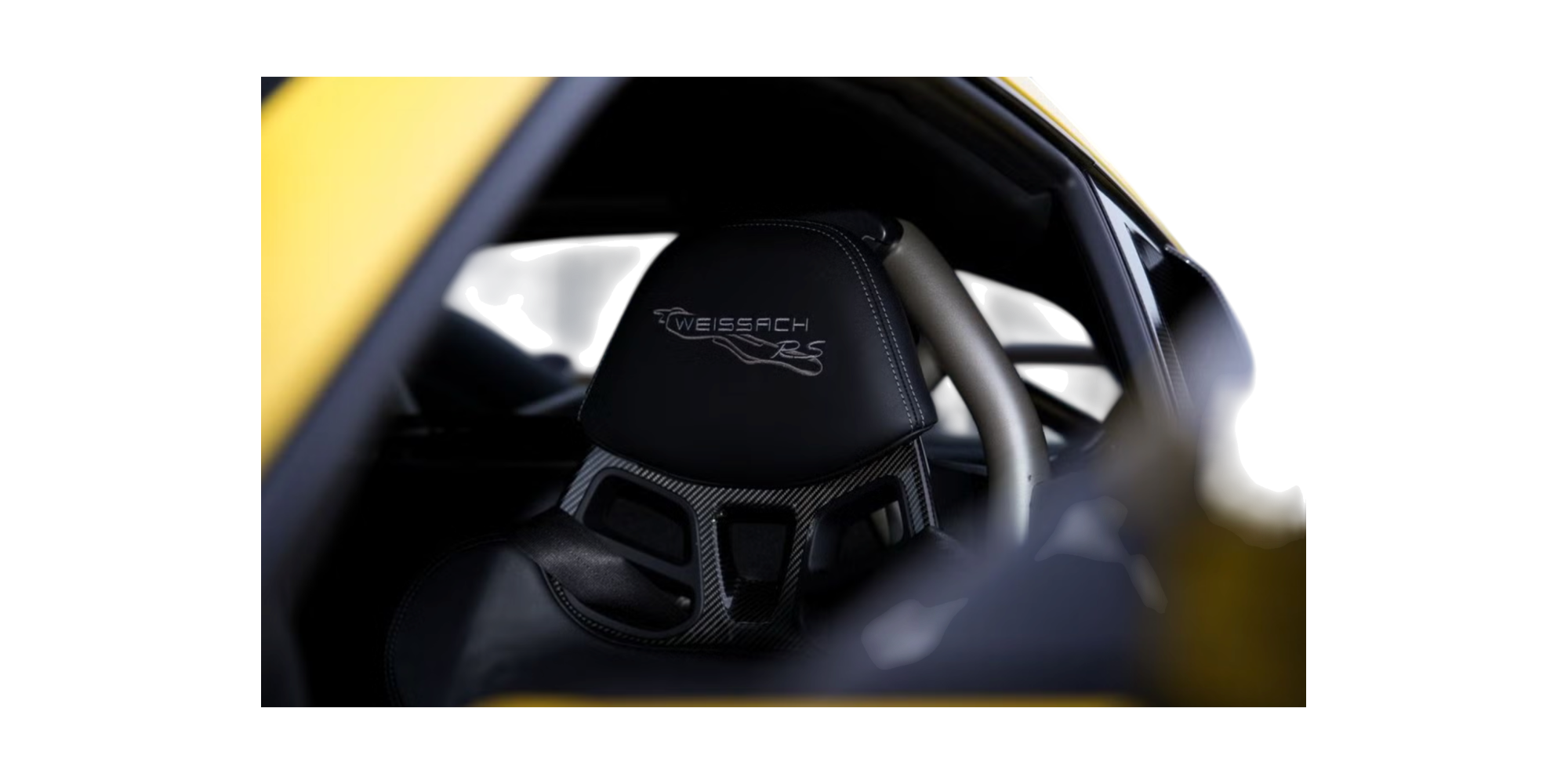 Porsche 718 Cayman GT4 RS Weissach wenig km