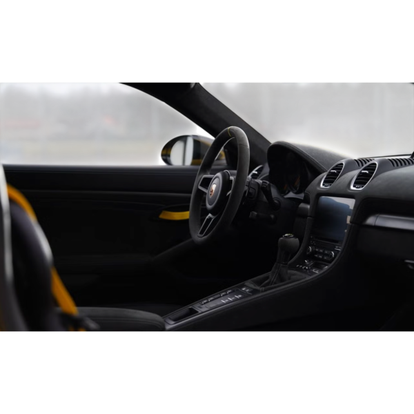 Porsche 718 Cayman GT4 RS Weissach wenig km