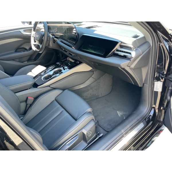 Audi A6 Avant S line 40 TDI quattro – Advanced Elegance