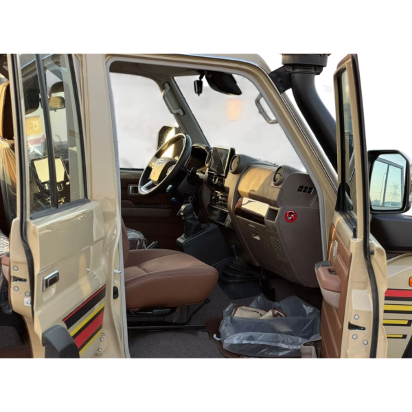 Toyota Land Cruiser 76 AT 4.0 Petrol Modena Motors