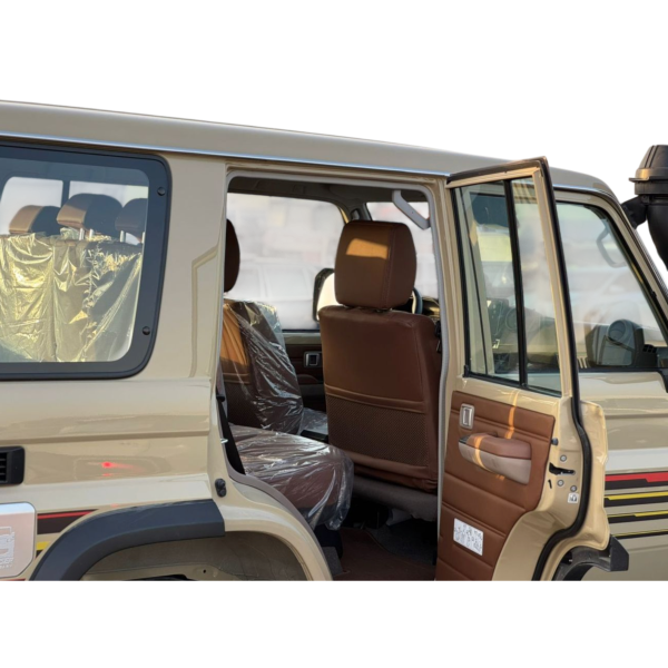 Toyota Land Cruiser 76 AT 4.0 Petrol Modena Motors