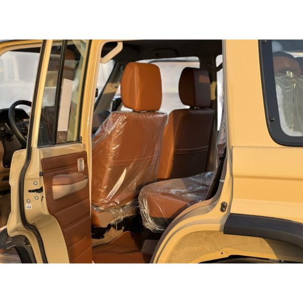 Toyota Land Cruiser 76 AT 4.0 Petrol Modena Motors