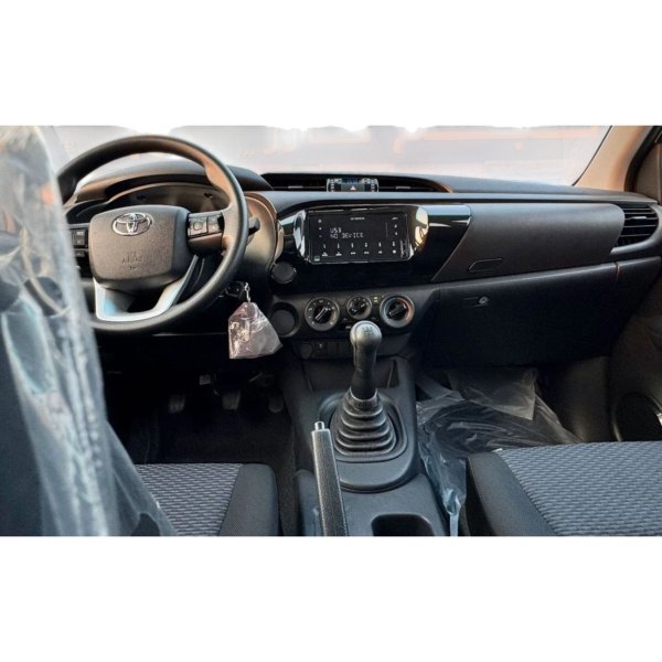 Toyota Hilux Double Cab 2.4 Diesel 4x2 Schaltwagen