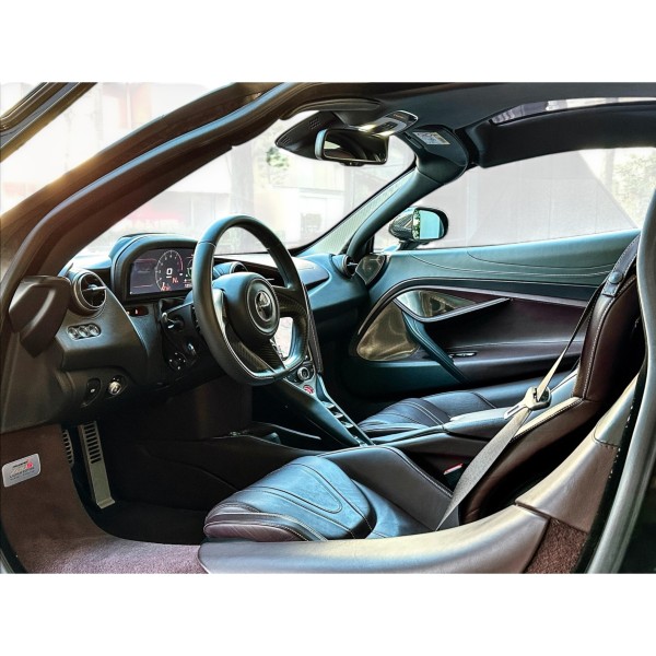 McLaren 720S Performance Launch Edition supercar rara