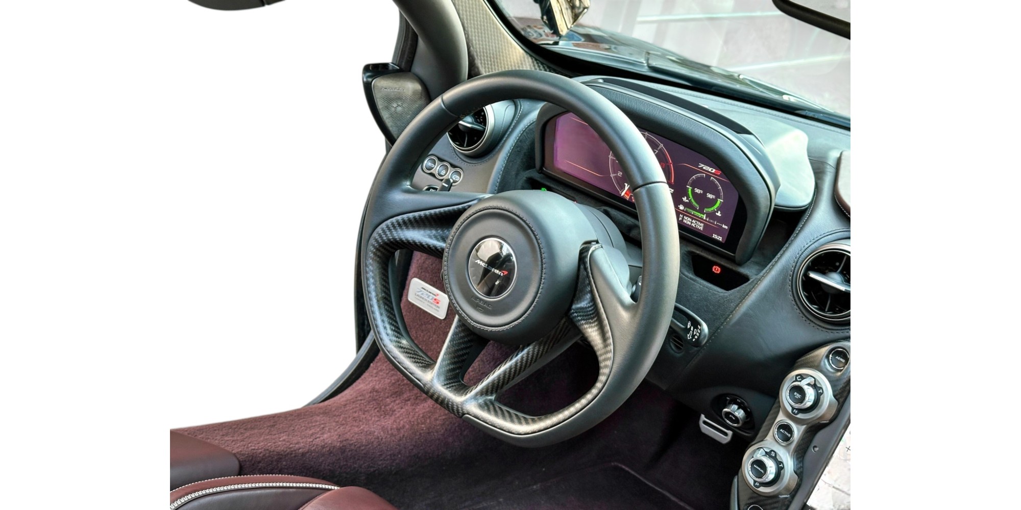 McLaren 720S Performance Launch Edition supercar rara