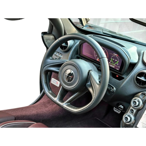 McLaren 720S Performance Launch Edition supercar rara