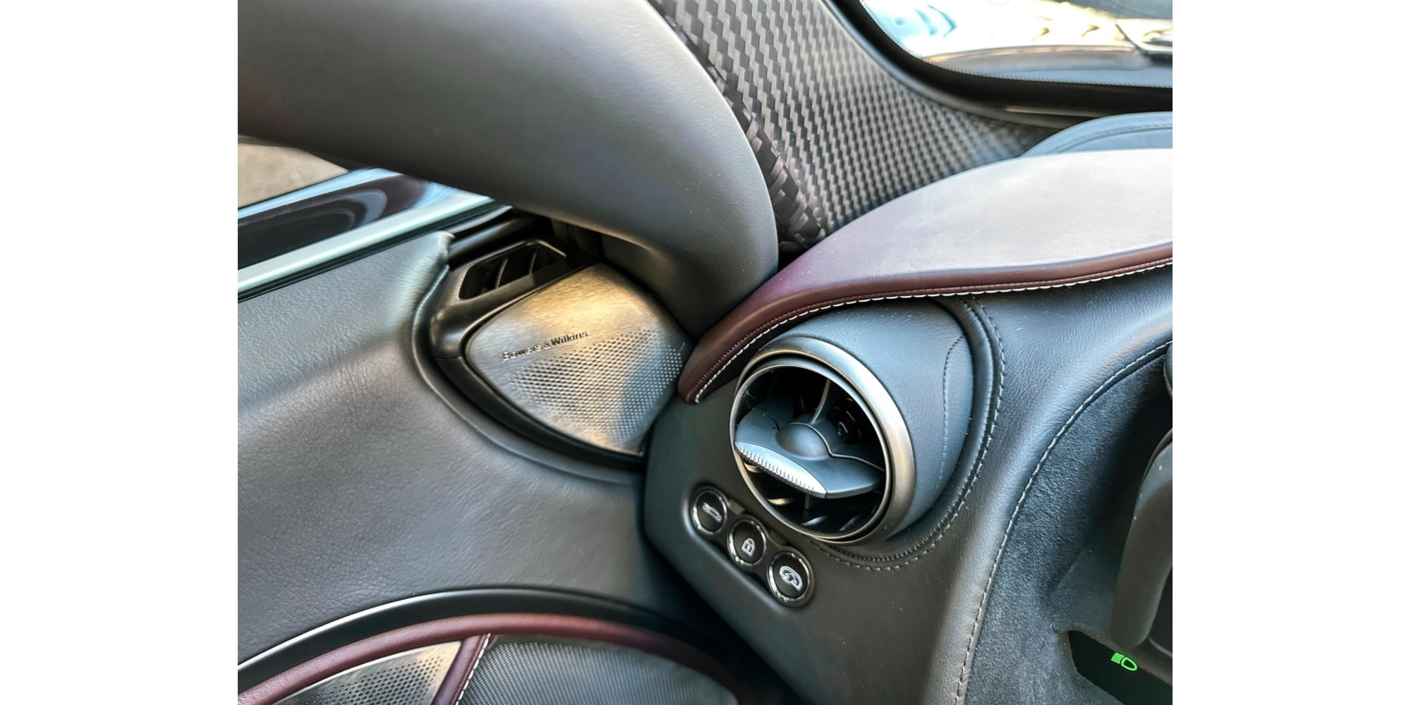 McLaren 720S Performance Launch Edition supercar rara