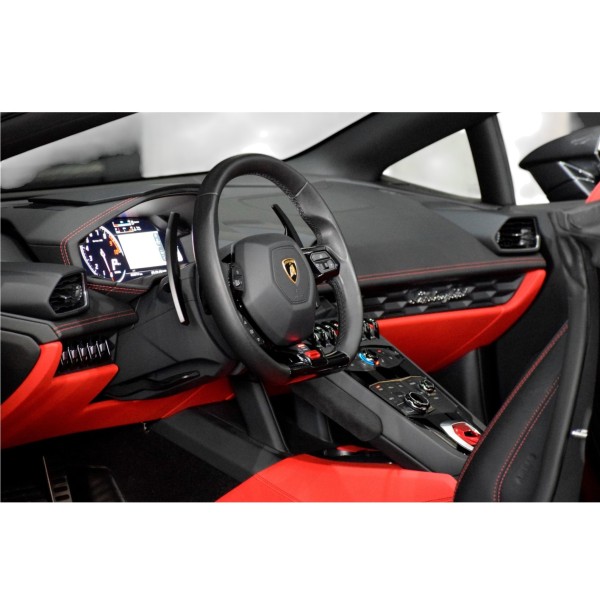 Lamborghini Huracan Spyder LP610 4 AWD supercar lusso