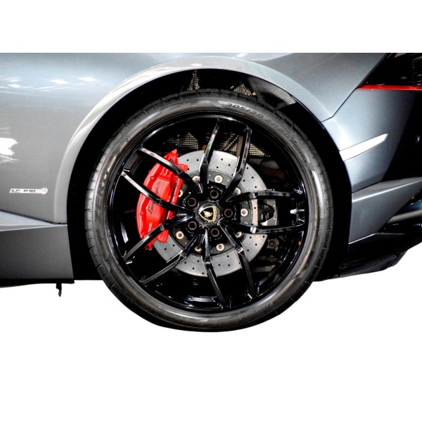 Lamborghini Huracan Spyder LP610 4 AWD supercar lusso