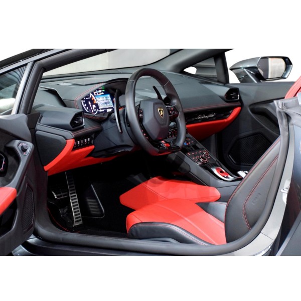 Lamborghini Huracan Spyder LP610 4 AWD supercar lusso