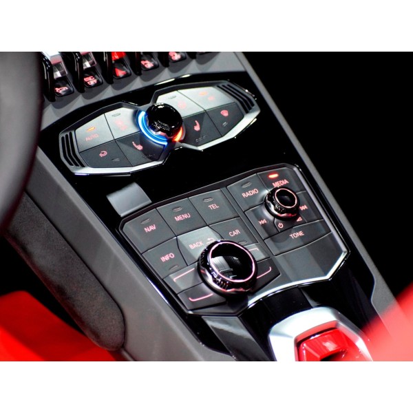 Lamborghini Huracan Spyder LP610 4 AWD supercar lusso