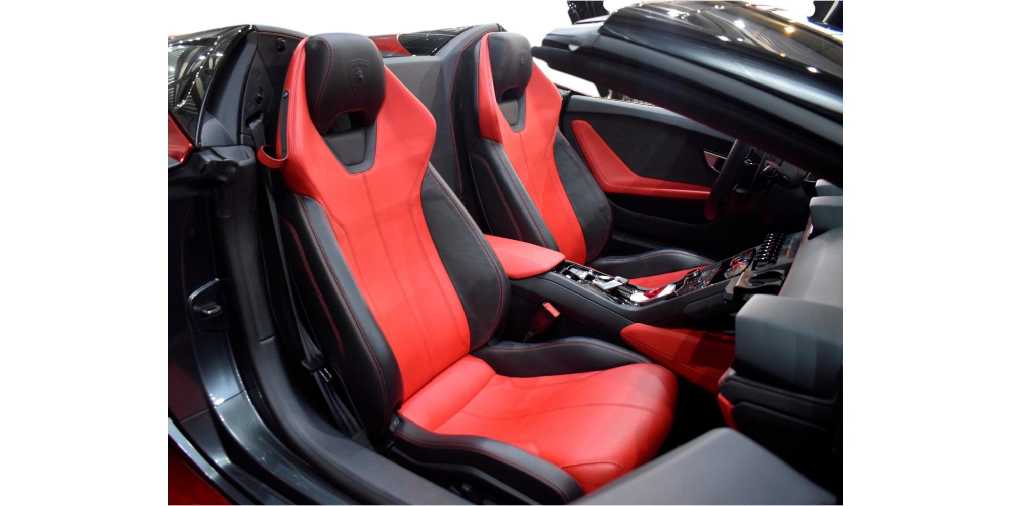 Lamborghini Huracan Spyder LP610 4 AWD supercar lusso