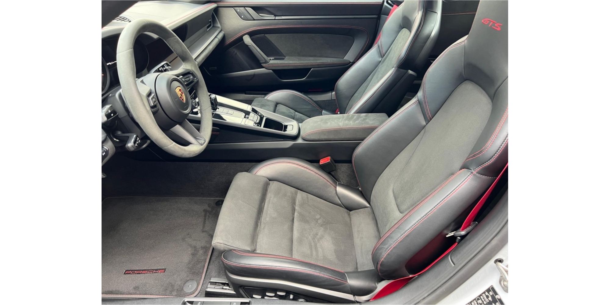 Porsche 911 992 GTS Cabrio Export EU Spec Auto