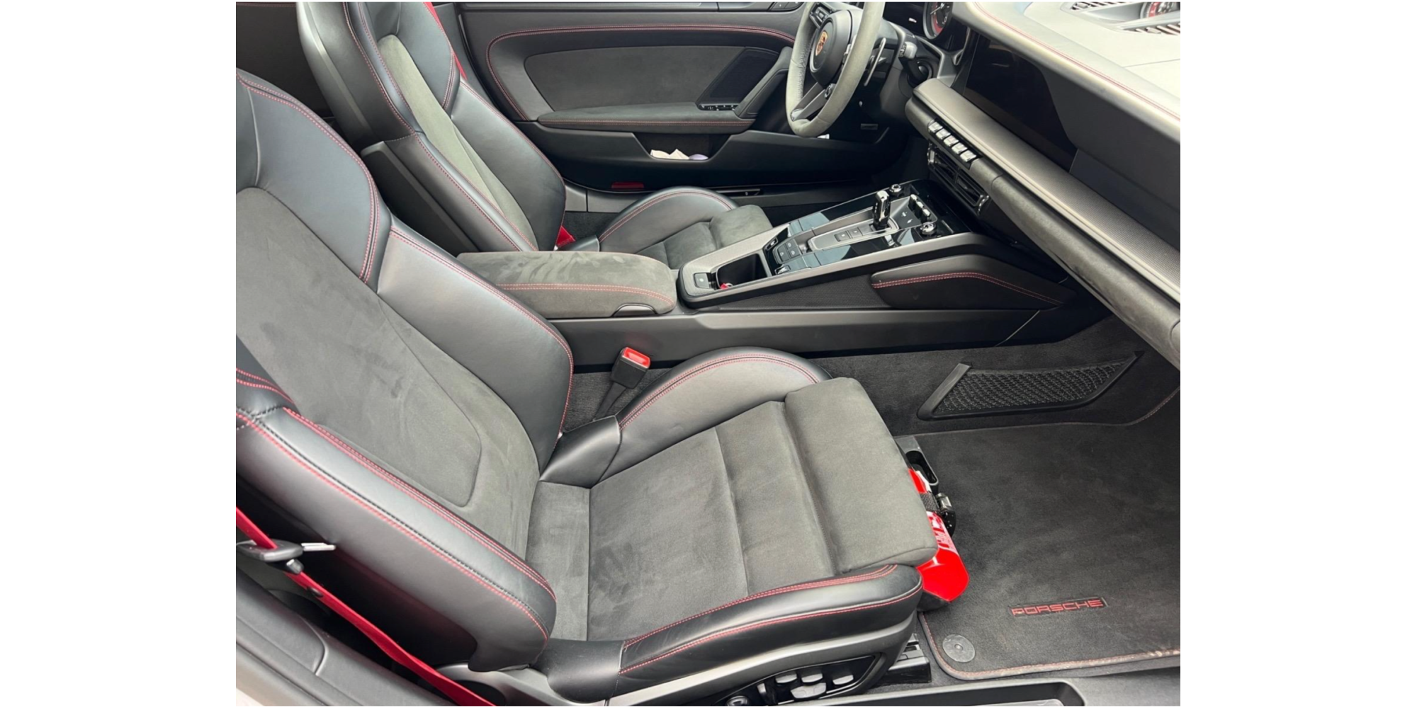 Porsche 911 992 GTS Cabrio Export EU Spec Auto