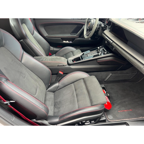 Porsche 911 992 GTS Cabrio Export EU Spec Auto