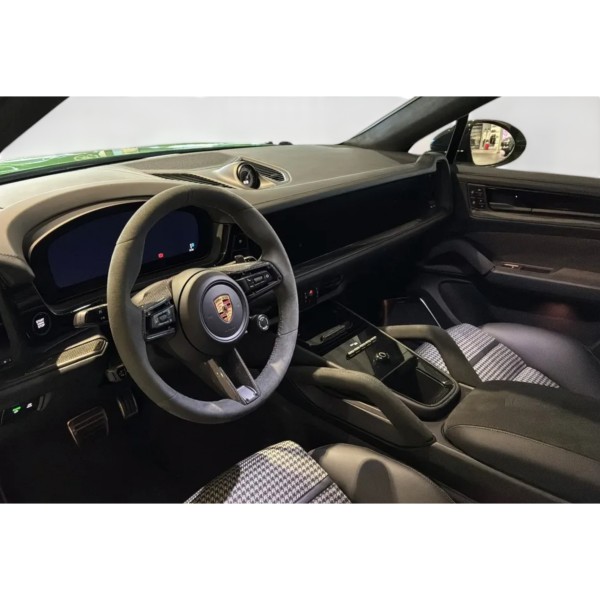 Porsche Cayenne GTS Coupe | Prestazioni e Tecnologia