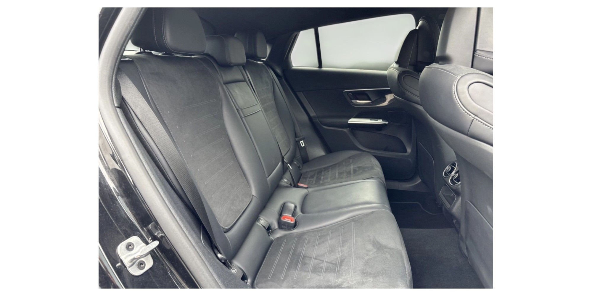 Mercedes-Benz GLC 220d Coupe 4MATIC - Sleek SUV Elegance